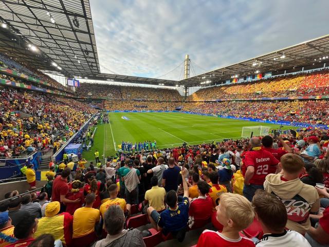 九游体育-【现场】开往墓地的神秘列车和荡气回肠的纯粹足球