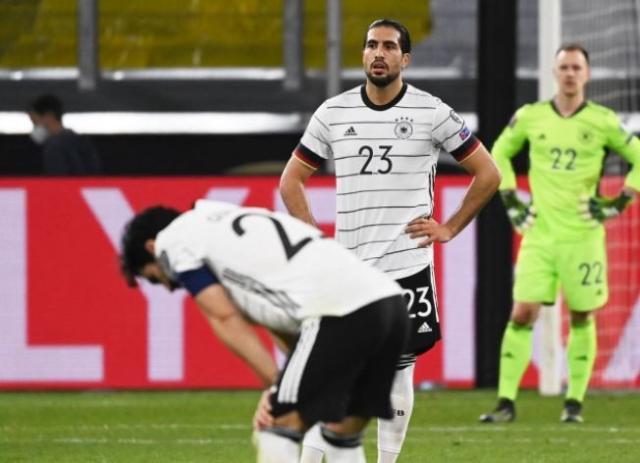 9体育-变阵三后卫=场面失控 欧洲杯将至勒夫如何应对？